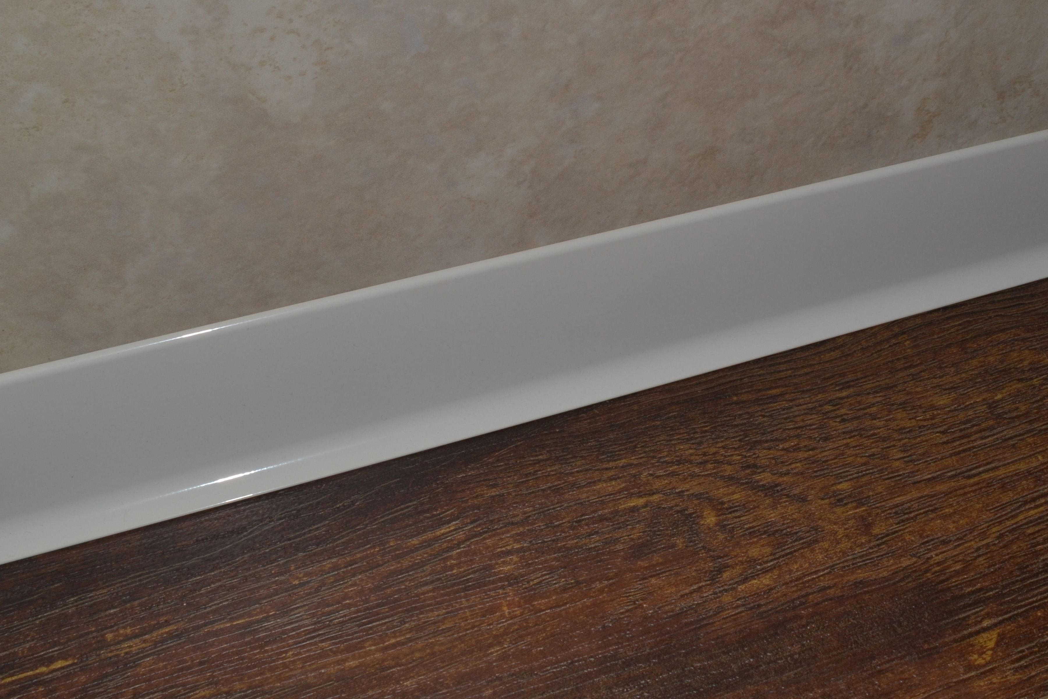 Плинтус алюминиевый L-образный серебристый (2500*11*60 мм) — купить в Севастополе