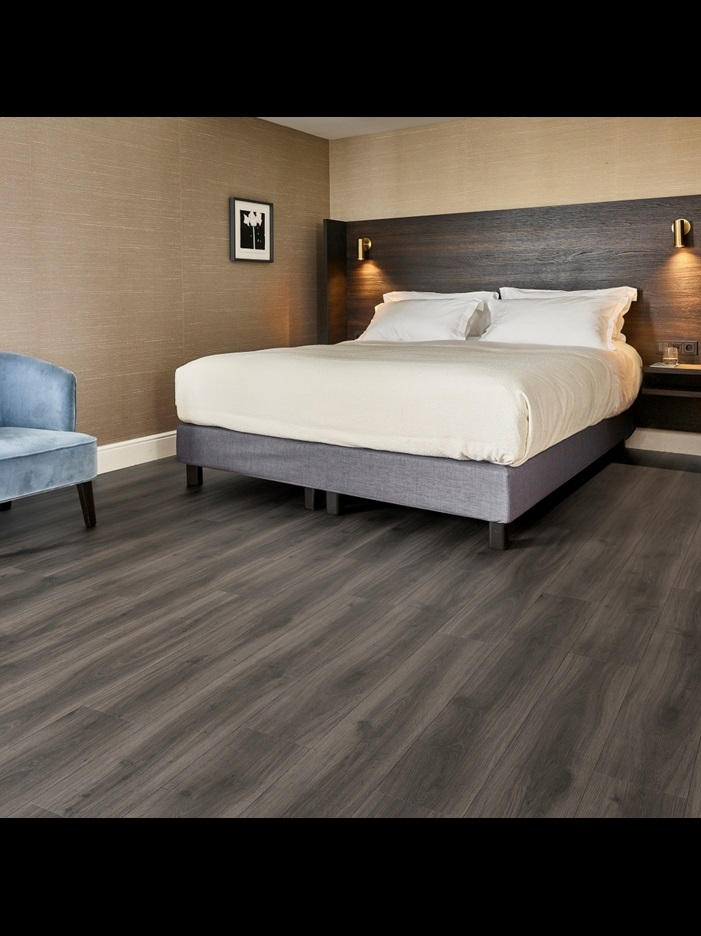 Замковая ПВХ плитка Tradition Oak 890 (1251*189*5 мм) — купить в Севастополе