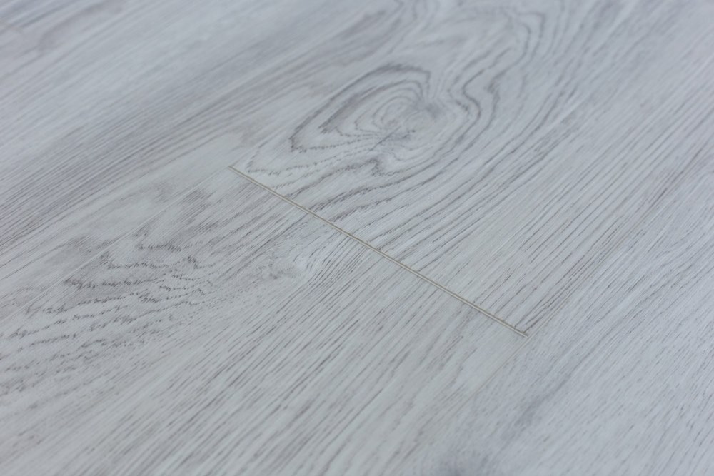 Замковая ПВХ плитка "Art Tile" Ясень Эдмонтон (1220*152*5 мм) — купить в Севастополе