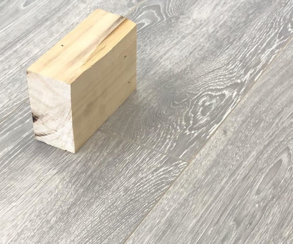 Ламинат "SunFloor" 8/32 4V Дуб Гвинея 34 (1380*193*8 мм) — купить в Севастополе